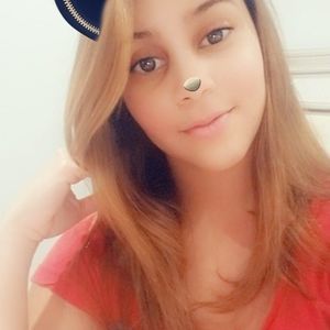 Meet your Posher, Estefani